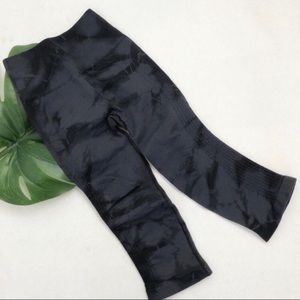 Lululemon Cropped Tie Dye Leggings Size 2